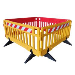 2.1 Meter Red Plastic Barrier with Feet and Reflective Sheet Class 1 with Oblique White and Red Lines